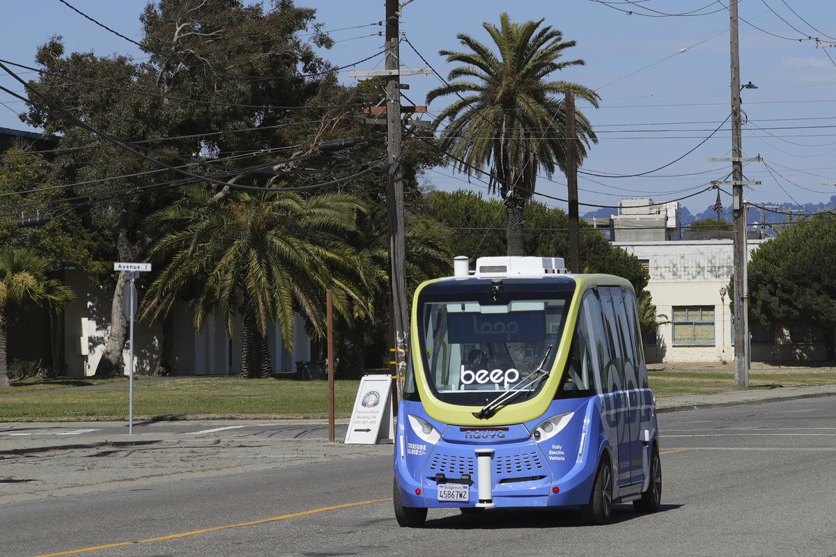 San Francisco: New Self-Driving Buses and Robotaxis