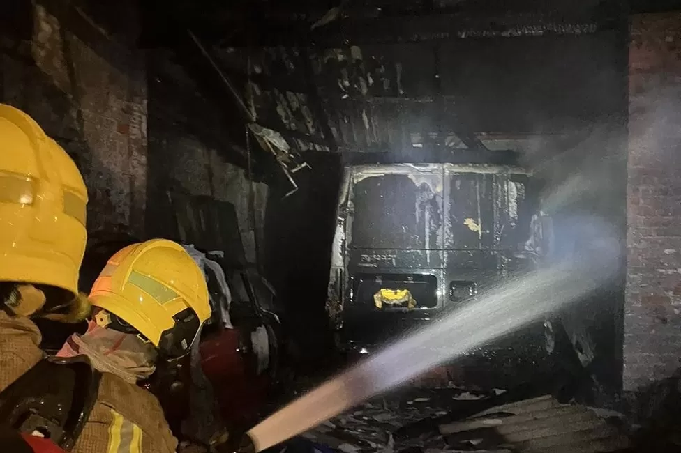Garage Blaze: Rapid Response Averts Property Damage